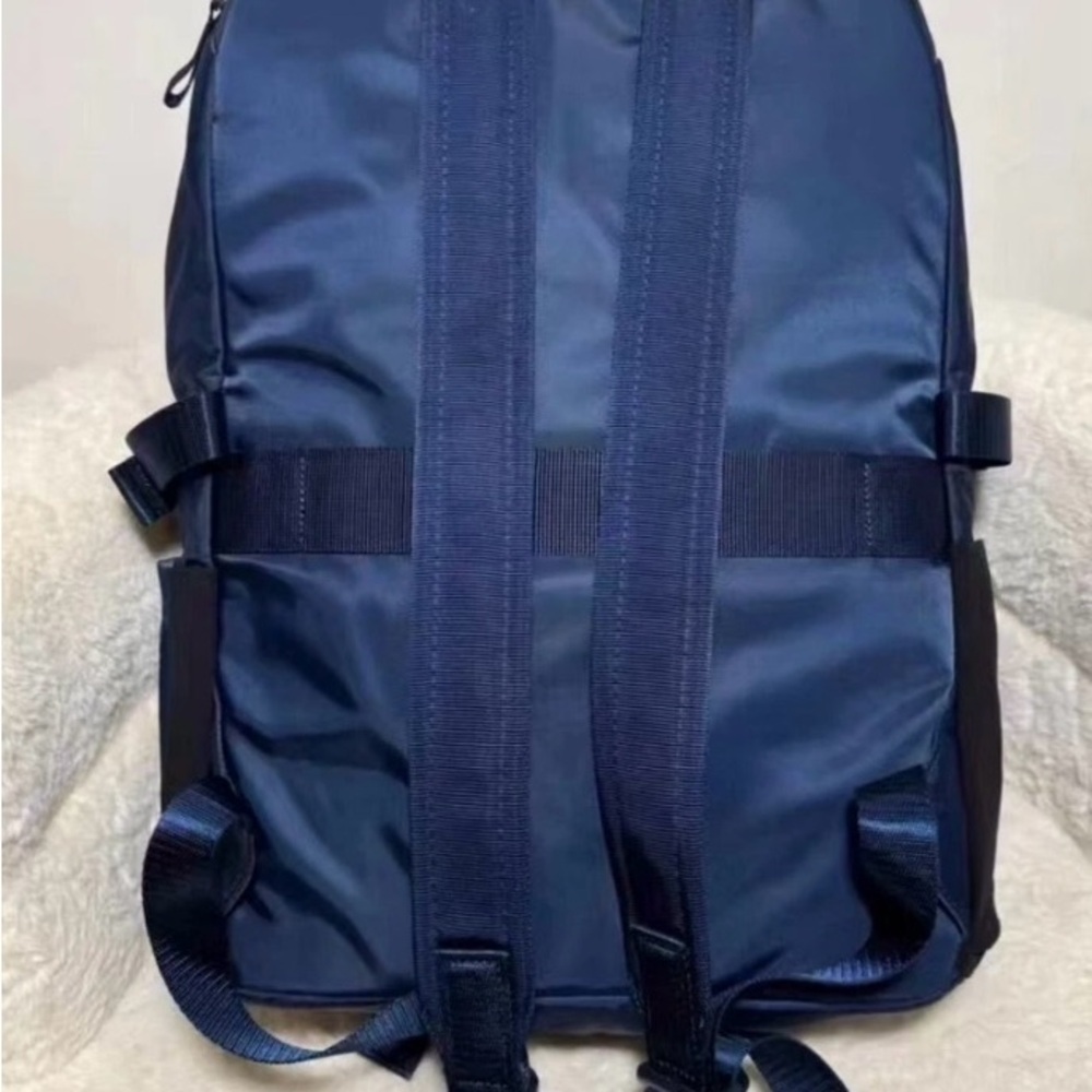 lululemon NWT Crew Backpack - Picture 5 of 9